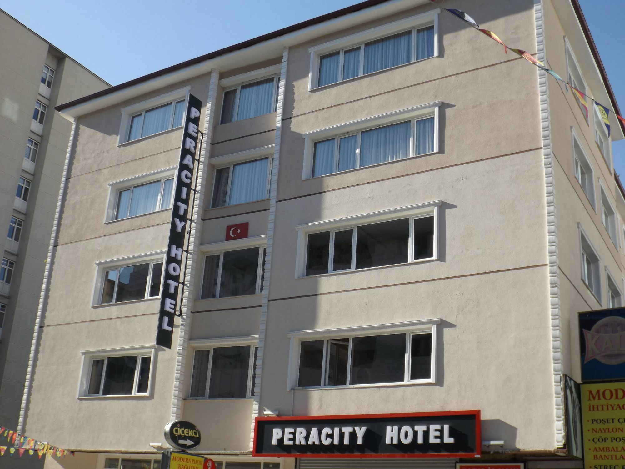 Peracity Hotel